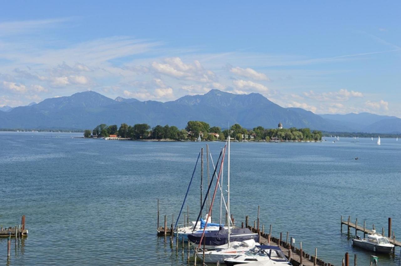 Gaestehaus Gruenaeugl Am See Gstadt am Chiemsee Exterior photo